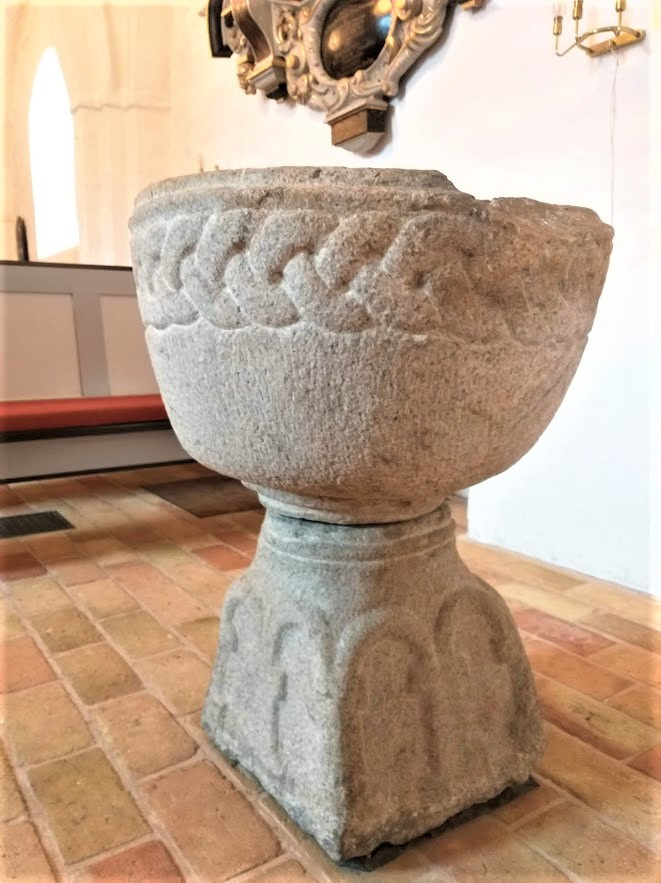 Døbefont Beder Kirke