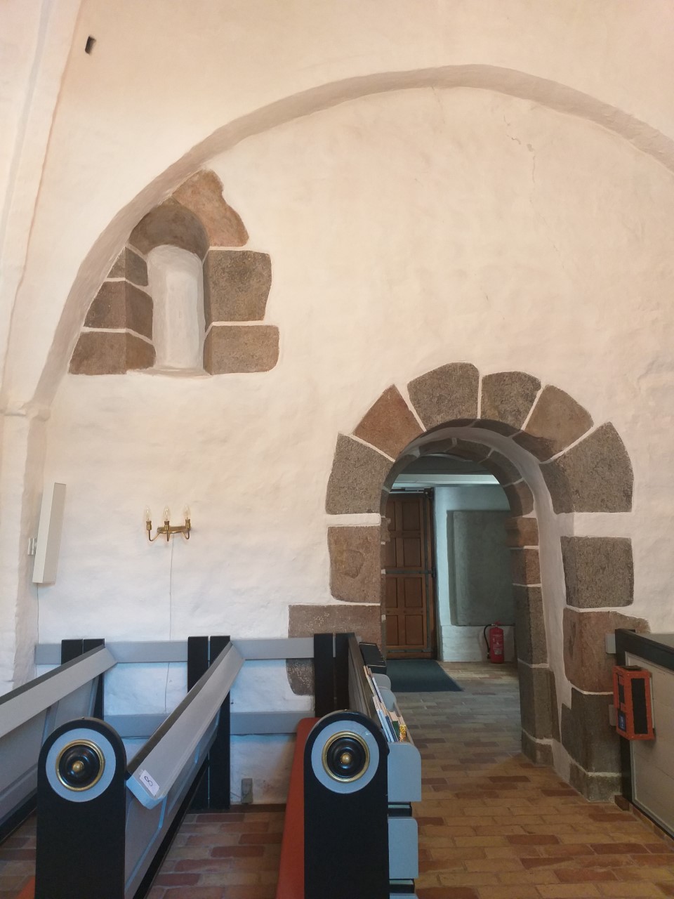 Indgang Beder Kirke